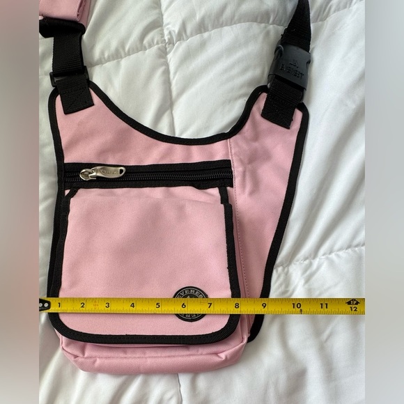 Everest Messenger Bag Medium Pink - Picture 8 of 16